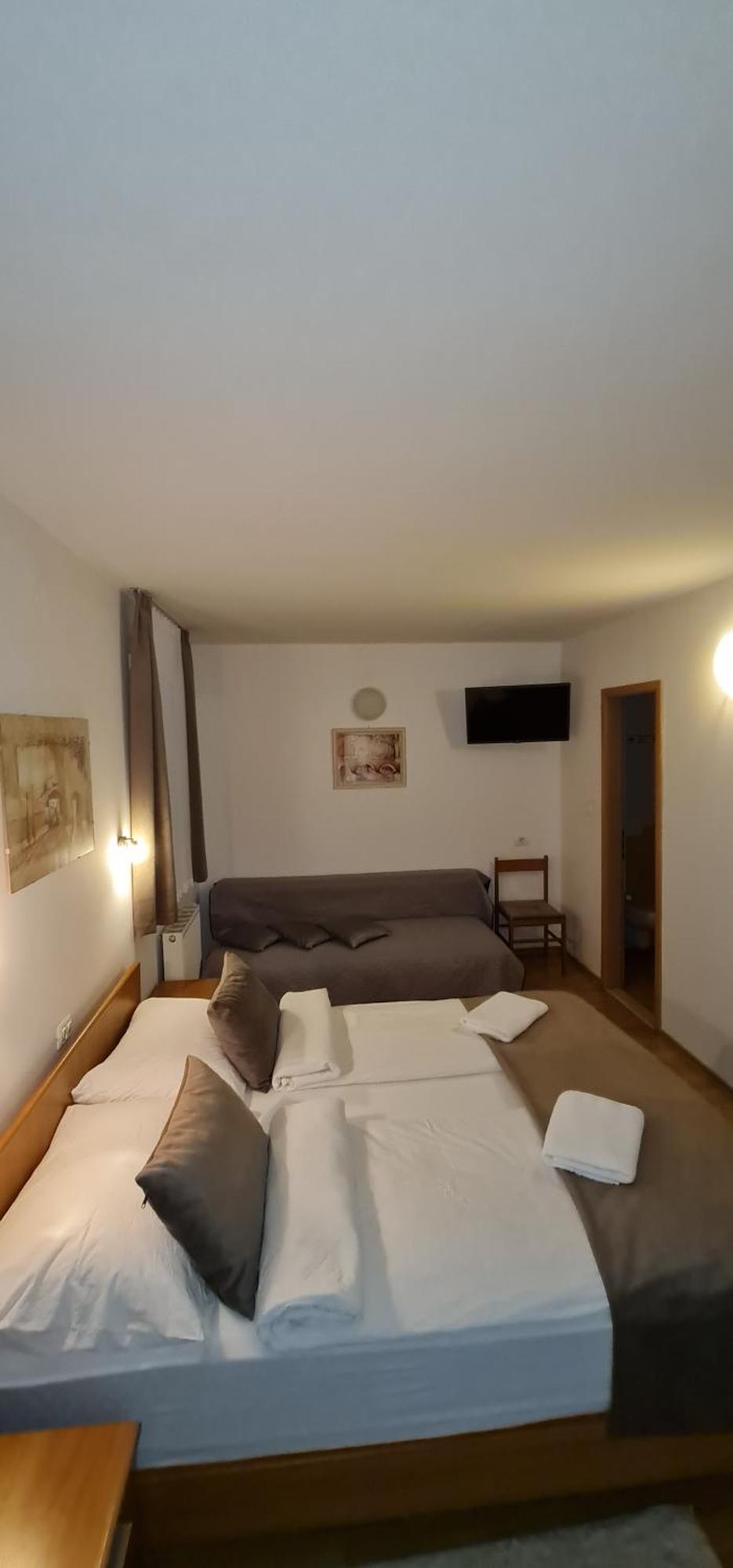 Garni Hotel Keltika Izola Exterior foto